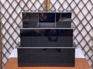 漆塗り風後飾り三段祭壇