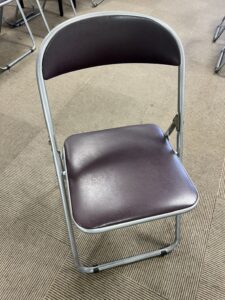 パイプ椅子　茶　７脚セット（室内使用）