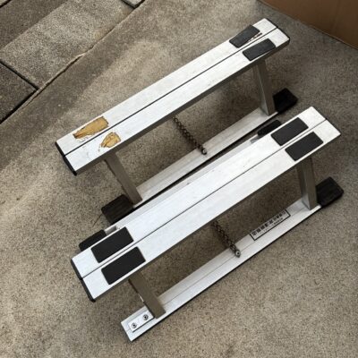 アルミ棺台　一対　高さ15cm