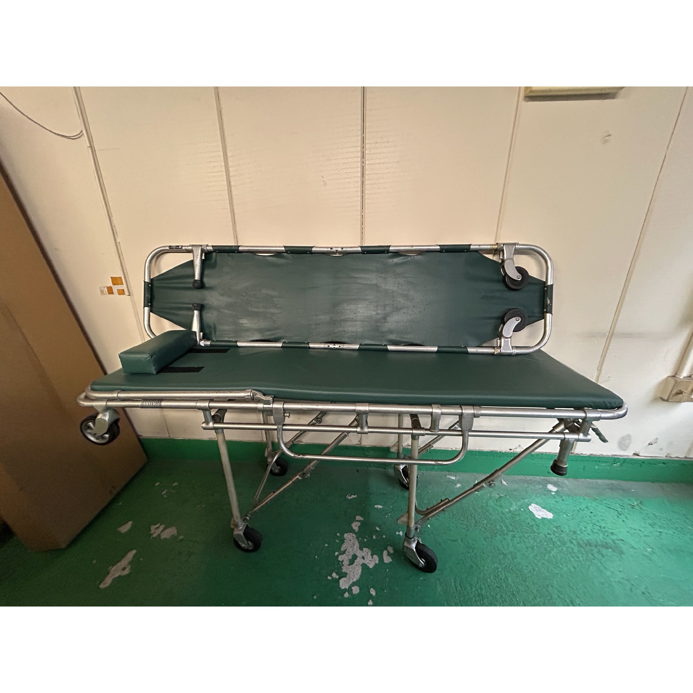 FEARNO製ストレッチャー 折り畳み担架セット - 画像 (10)