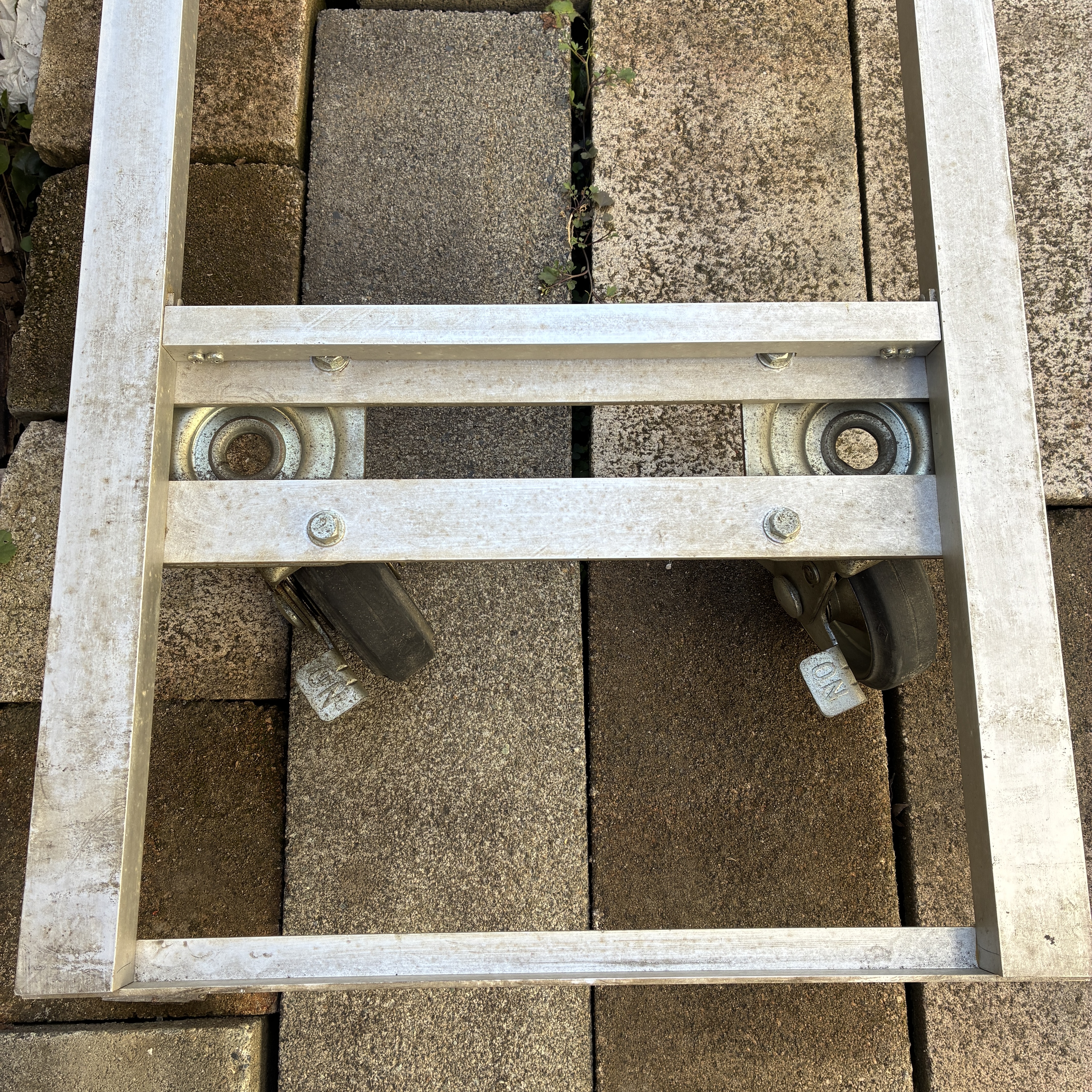 アルミキャスター棺台 ② - 画像 (9)