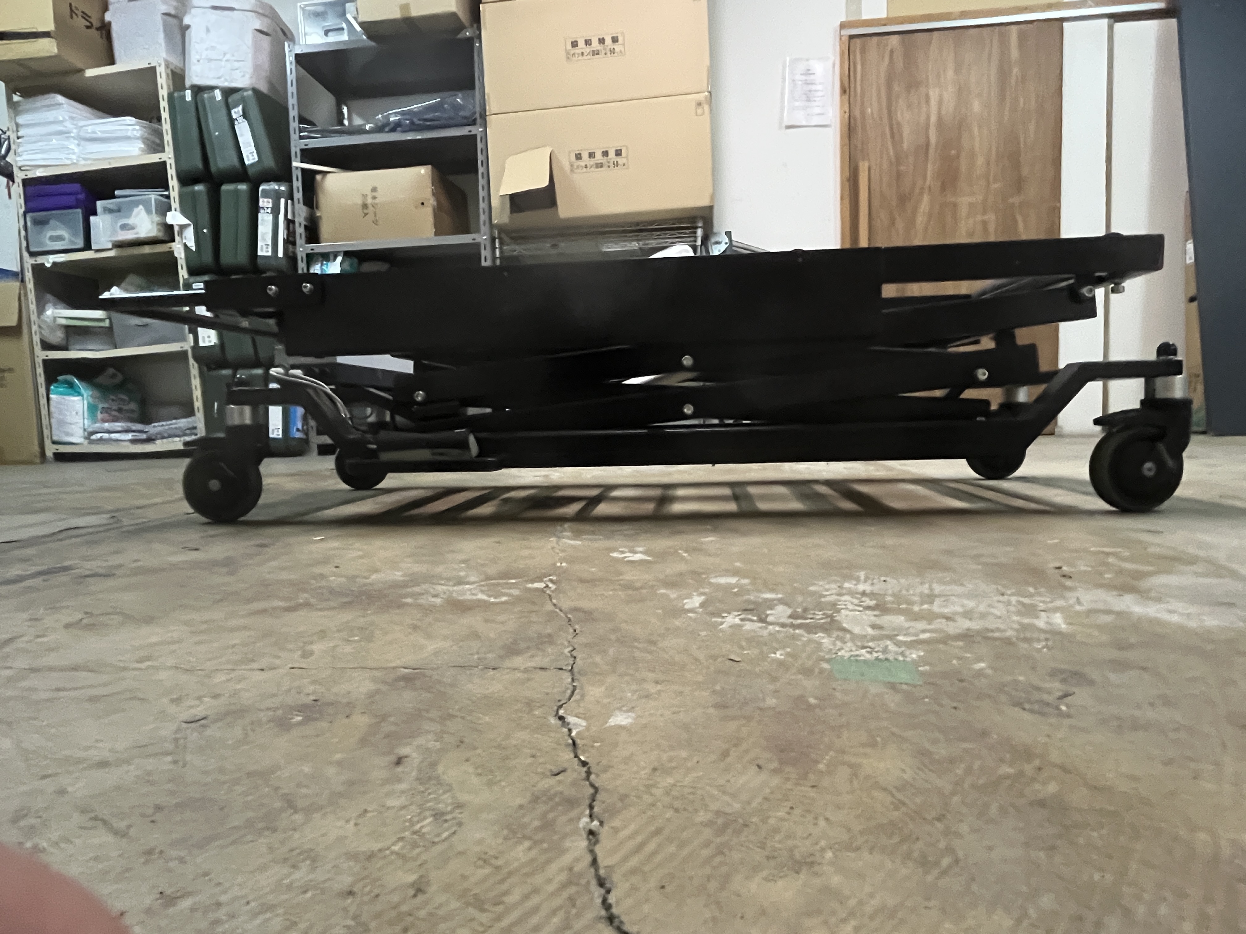 AUDEN製充電式電動棺リフター140 - 画像 (3)