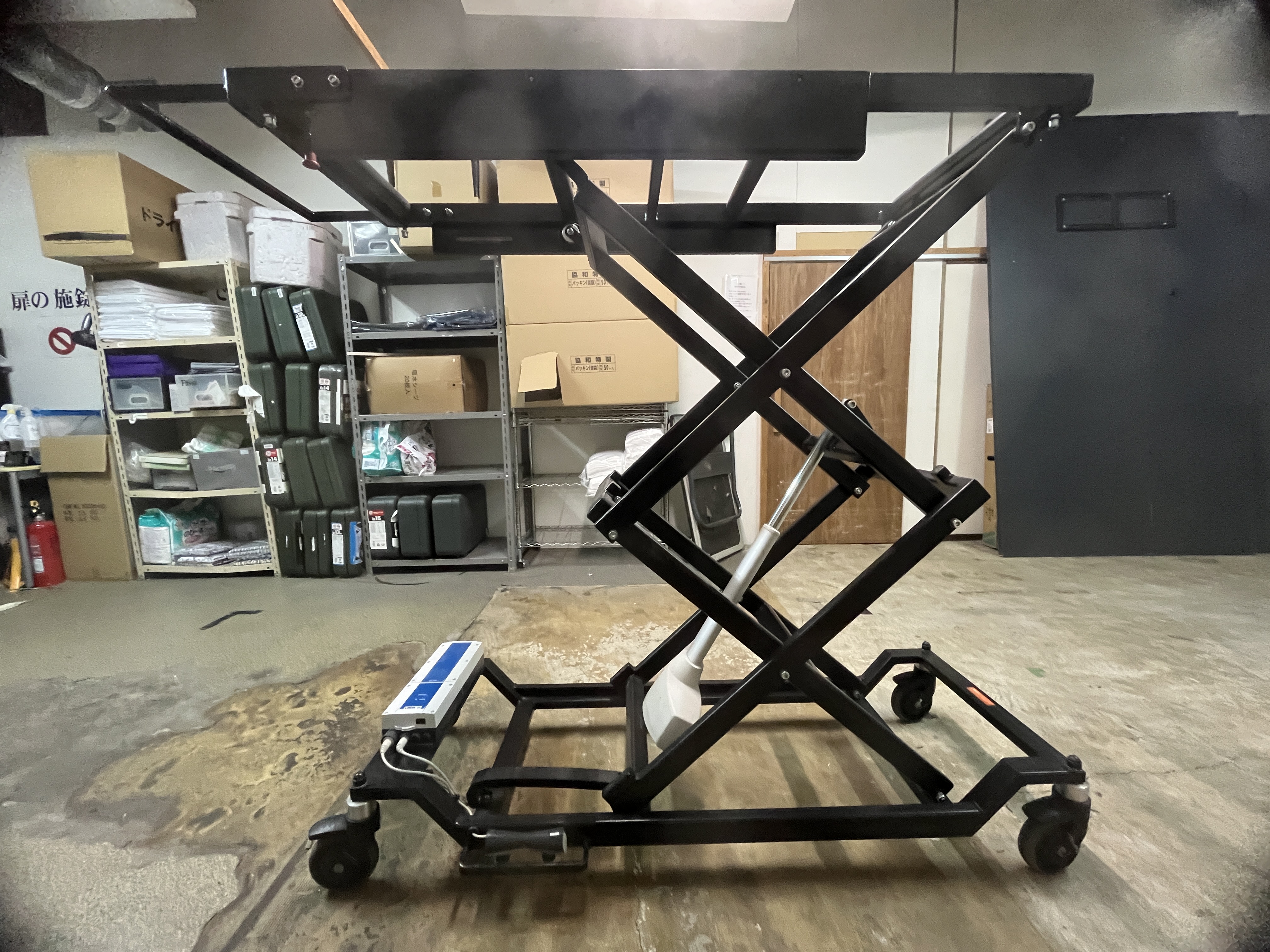 AUDEN製充電式電動棺リフター140 - 画像 (2)